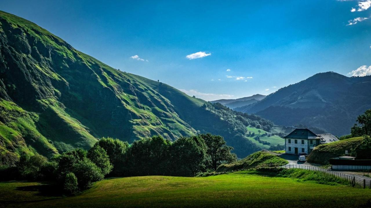 Tente Safari Lodge Ferme Carrique Tardets-Sorholus Zewnętrze zdjęcie